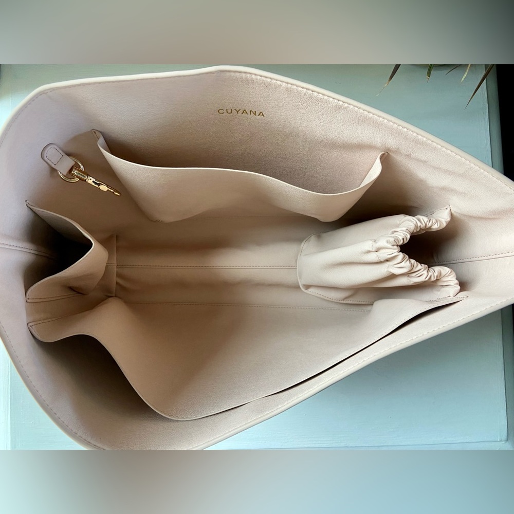 Cuyana Tote Organization Insert in Blush - Picture 7 of 9